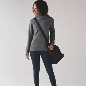 Lululemon Fleece Please pullover in Gray size: 6